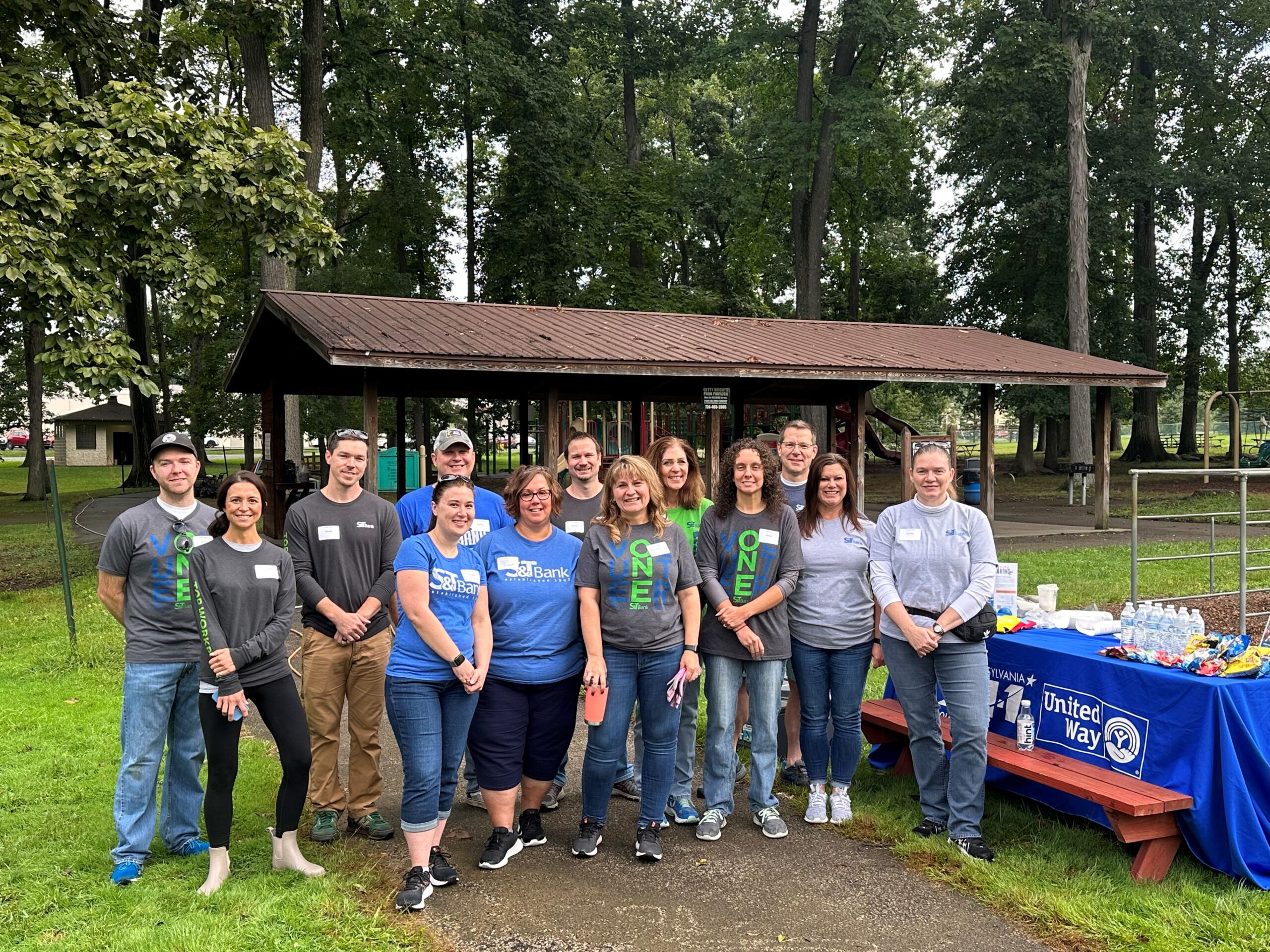 S&T employees volunteering at the park
